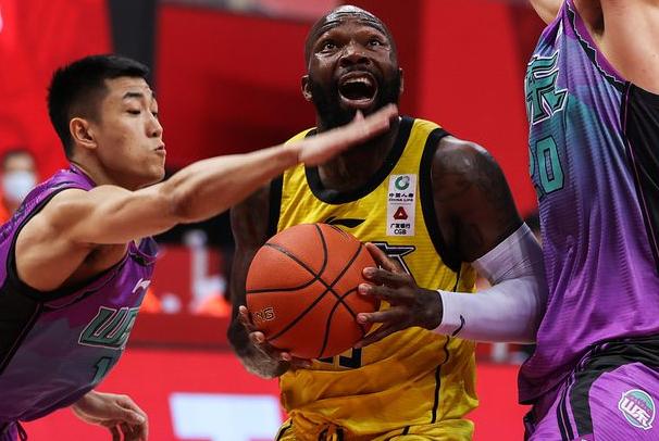 包含欧篮联国际比赛日走向成谜；山东泰山伤情更新；引发热议；轮换策略成焦点的词条九游互动体验